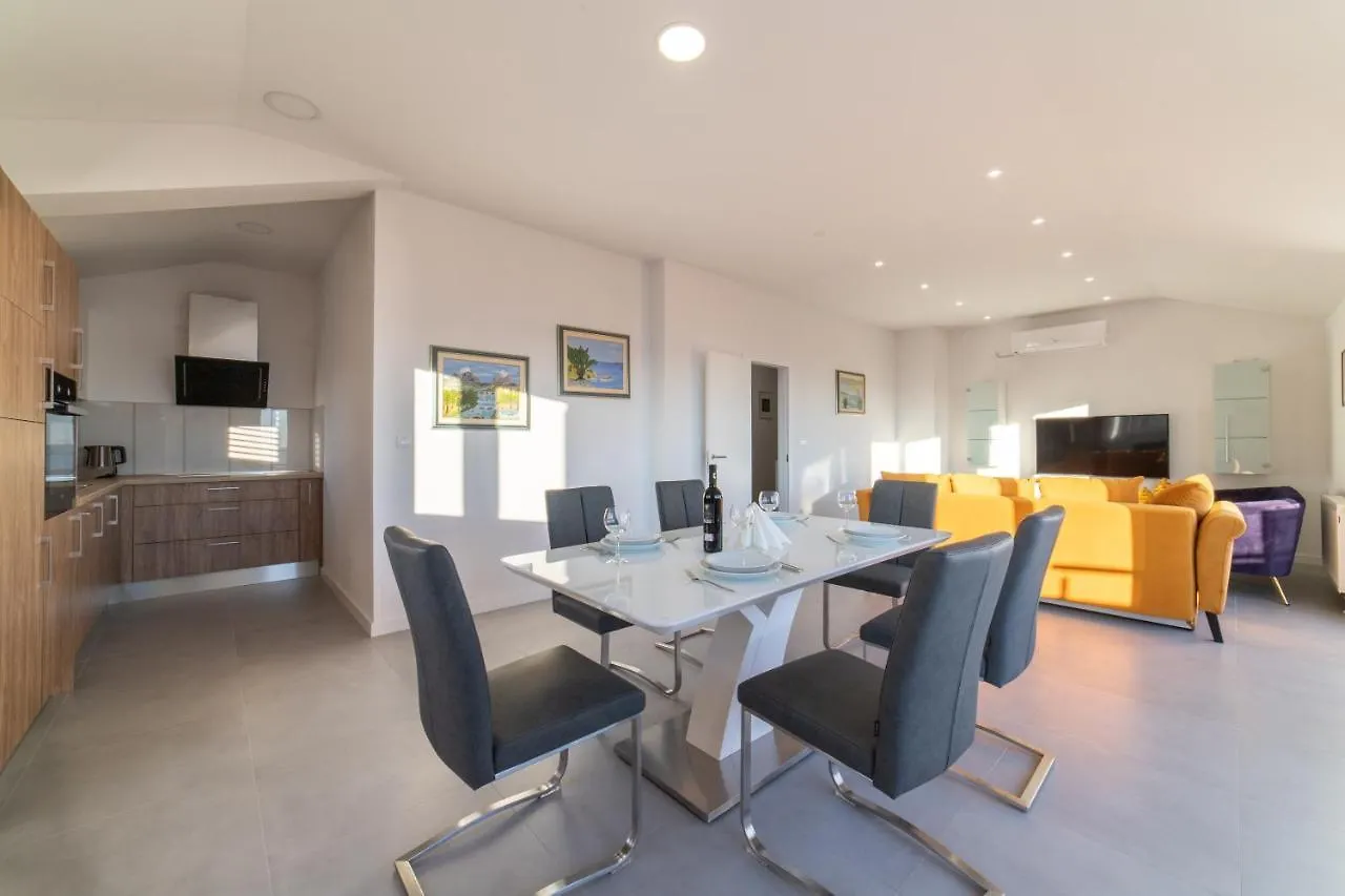 Apartments Katarina Kastela Croatia